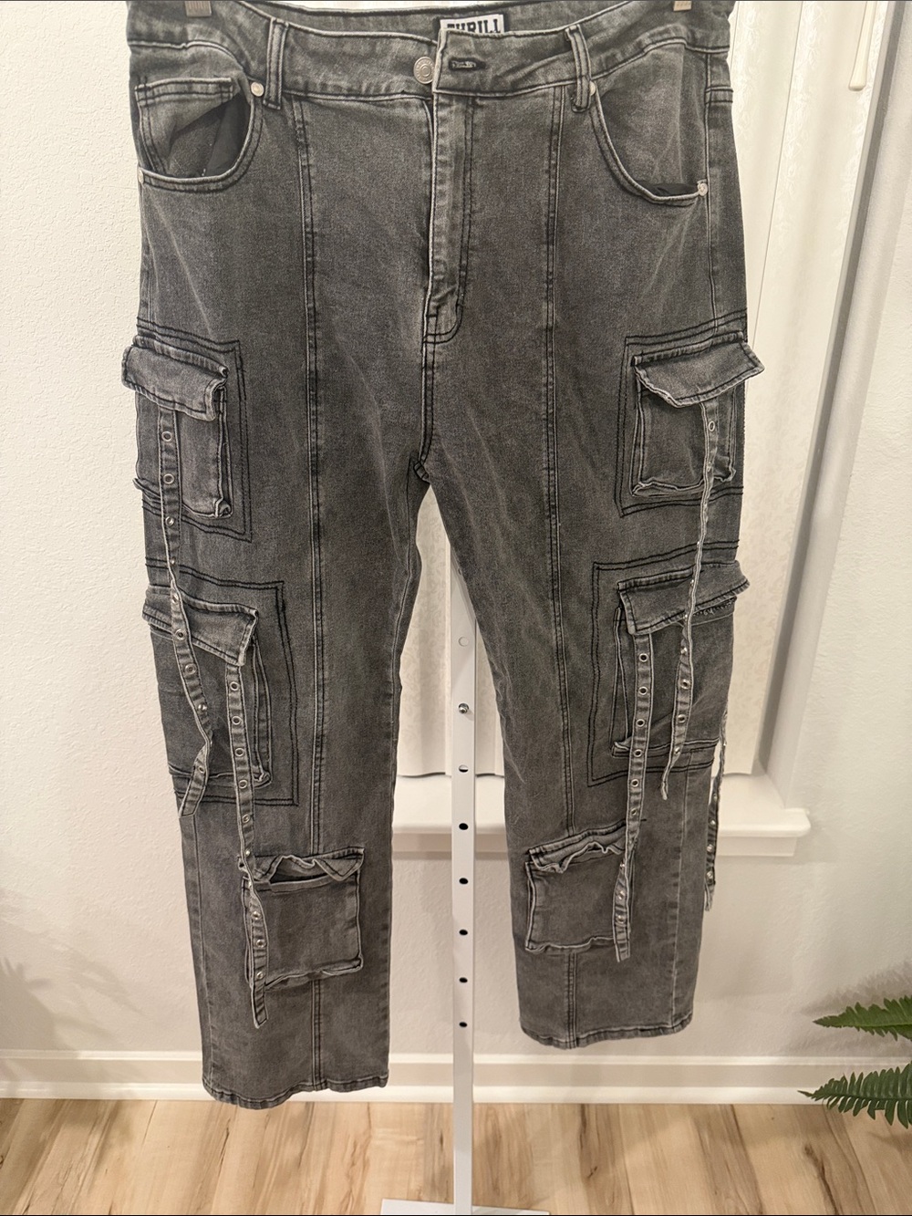 Men's Washed Gray Cargo Pants with Multiple Utility Pockets
